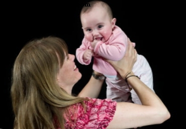 Undvik skakat baby-syndrom: lugna gråtande