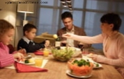 Семейното хранене е добро за психичното здраве на тийнейджъра