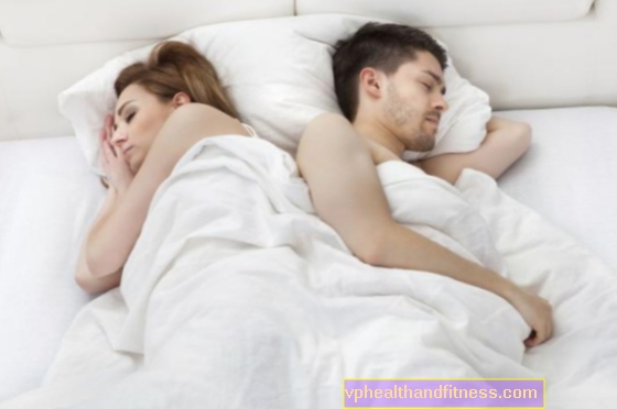 Dos en una cama, ¿mejor dormir juntos o separados?