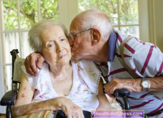 Kuinka hoitaa Alzheimerin tautia sairastava henkilö oikein